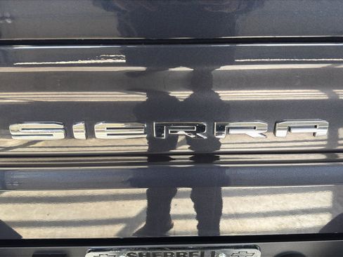 Used 2024 GMC Sierra 1500 AT4 w/ AT4 Preferred Package AWD/4WD image 6