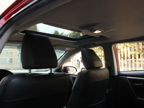 Used 2016 Toyota Corolla S Special Edition image 22