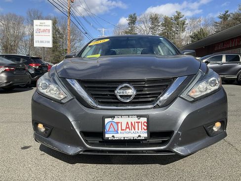 Used 2016 Nissan Altima 2.5 SV image 2
