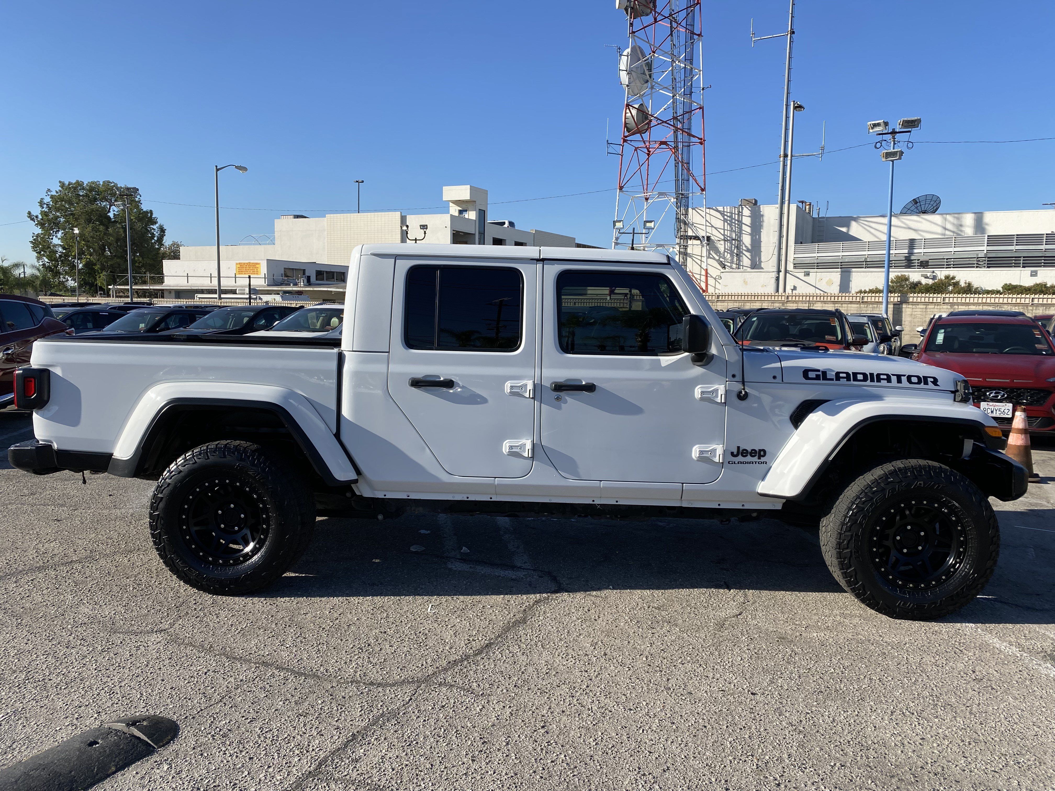 Used 2021 Jeep Gladiator Sport AWD/4WD image 11