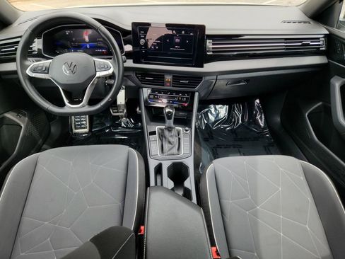 Certified 2025 Volkswagen Jetta Sport image 11