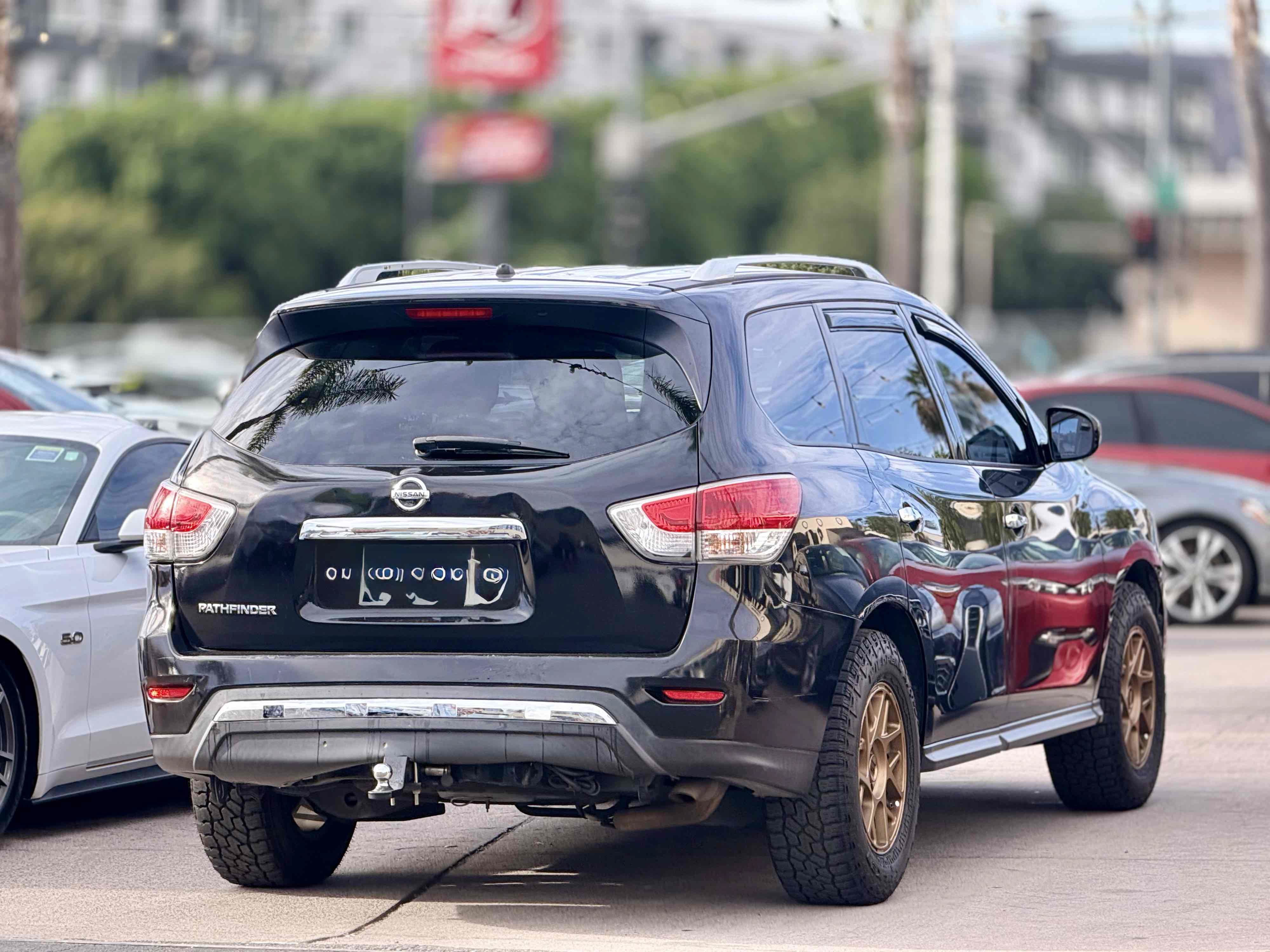 Used 2015 Nissan Pathfinder S FWD image 8