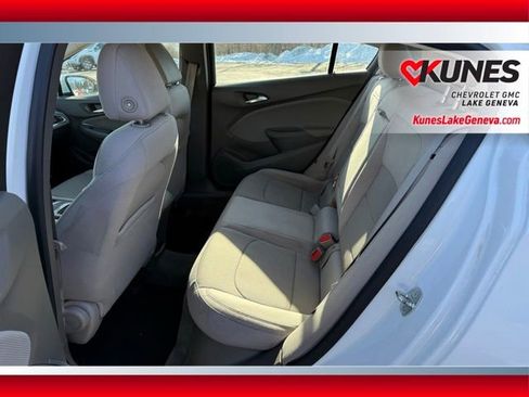 Used 2017 Chevrolet Cruze LT image 13