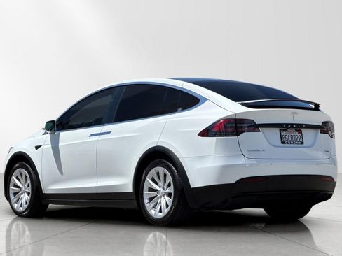 Used 2018 Tesla Model X 75D AWD/4WD image 5