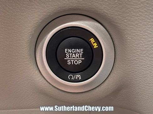 Used 2023 Chrysler Pacifica Touring-L FWD image 22