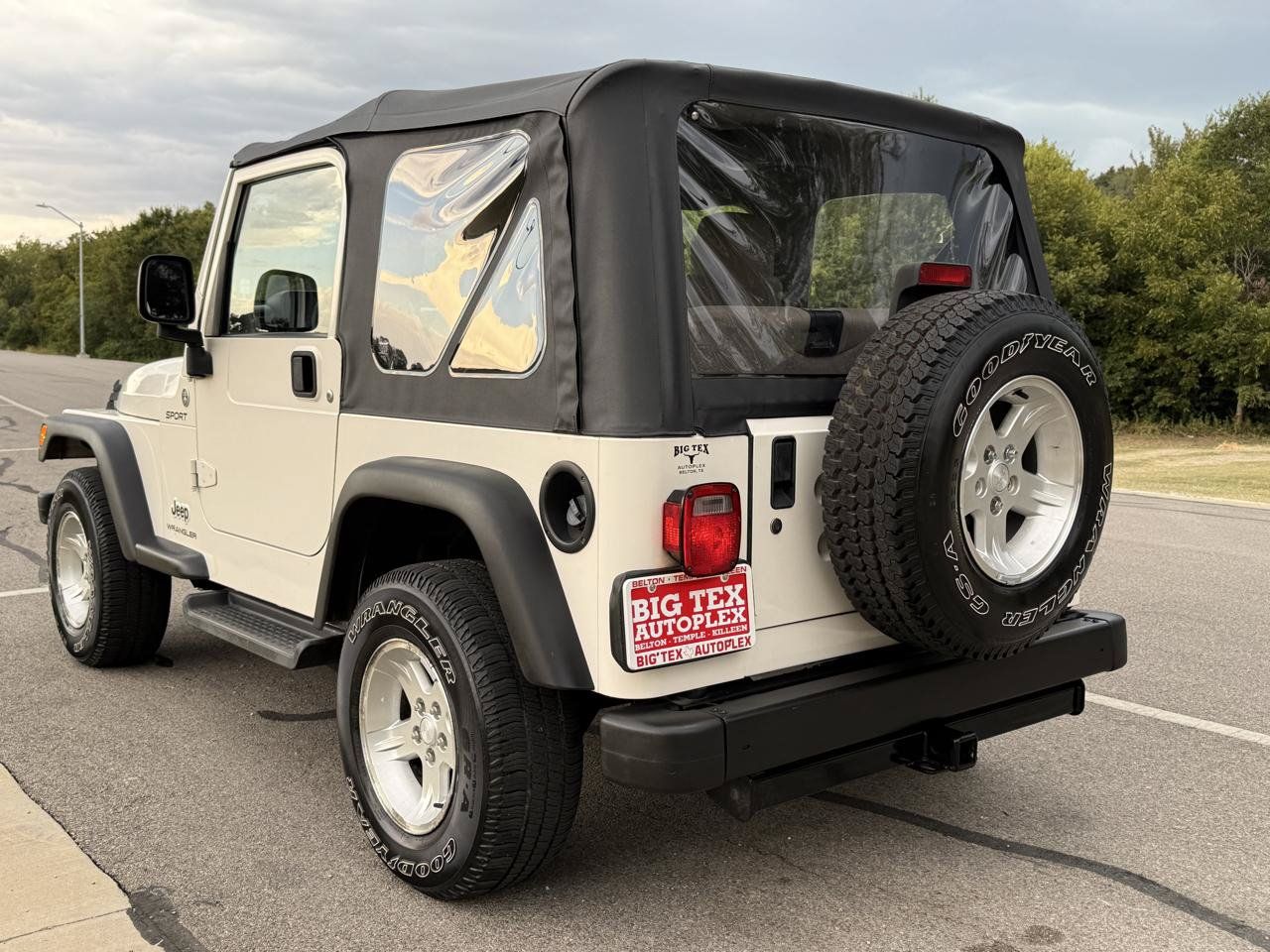 Used 2006 Jeep Wrangler Sport w/ 30" Tire & Wheel Group AWD/4WD image 8