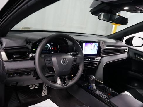 Certified 2025 Toyota Camry SE image 11