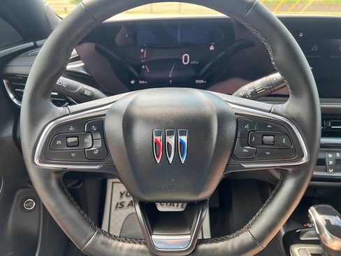 Used 2025 Buick Envista Sport Touring w/ Convenience I Package FWD image 15