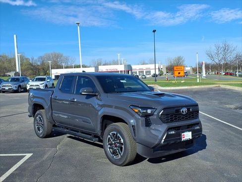 Certified 2025 Toyota Tacoma TRD Sport AWD/4WD image 1