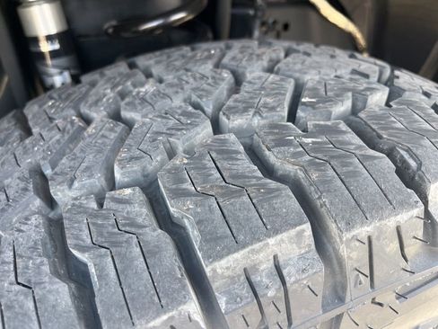 Used 2024 Ford F350 Platinum image 3