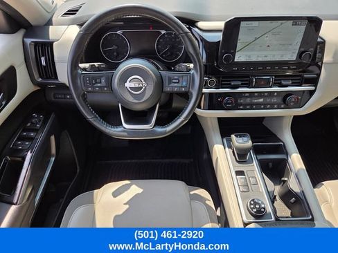Used 2023 Nissan Pathfinder SL w/ SL Premium Package AWD/4WD image 14