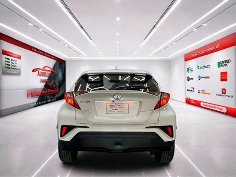 Used 2021 Toyota C-HR XLE FWD image 7