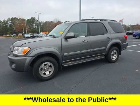 Used 2005 Toyota Sequoia SR5 image 2