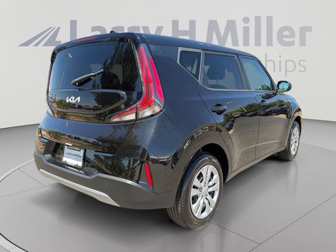 Used 2024 Kia Soul LX FWD image 5