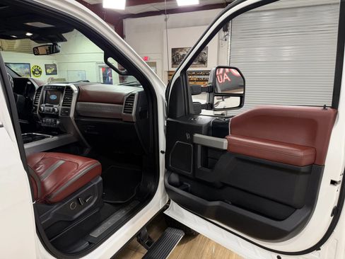 Used 2021 Ford F250 Platinum AWD/4WD image 18