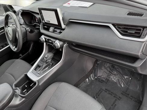 Used 2025 Toyota RAV4 XLE image 19