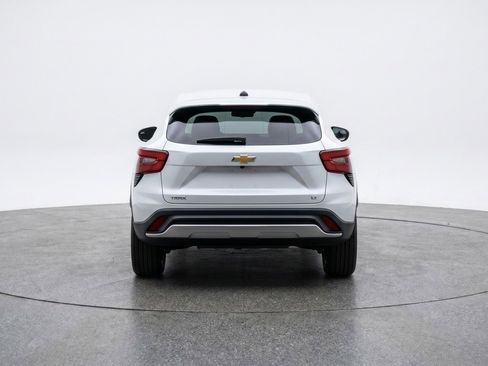 Used 2025 Chevrolet Trax LT FWD image 7