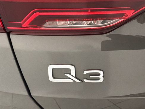 Used 2025 Audi Q3 2.0T Premium w/ Convenience Package image 26