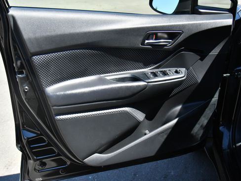 Used 2019 Toyota C-HR LE image 14