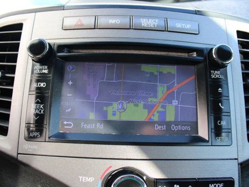 Used 2013 Toyota Venza XLE image 30