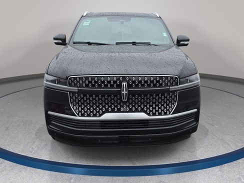 New 2026 Lincoln Navigator L Reserve AWD/4WD image 2