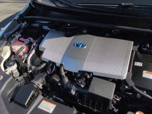 Used 2021 Toyota Prius L Eco image 15