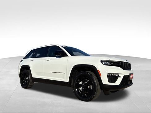 New 2025 Jeep Grand Cherokee Limited w/ Luxury Tech Group II image 8