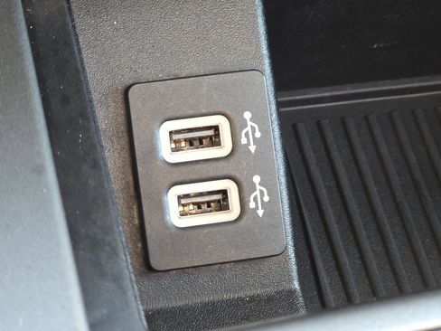 Used 2019 Ford F150 XLT w/ Equipment Group 302A Luxury image 9