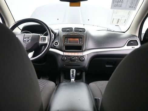 Used 2017 Dodge Journey SE w/ Flexible Seating Group image 26