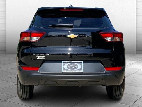 Used 2023 Chevrolet TrailBlazer LS FWD image 3