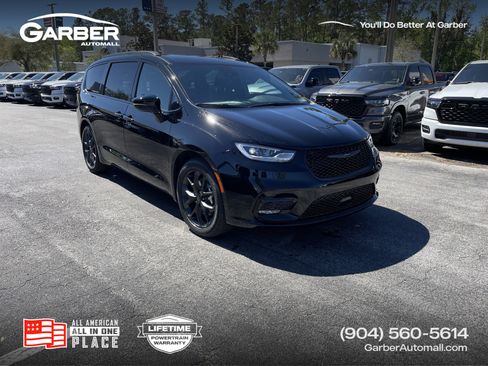 New 2026 Chrysler Pacifica Select image 1