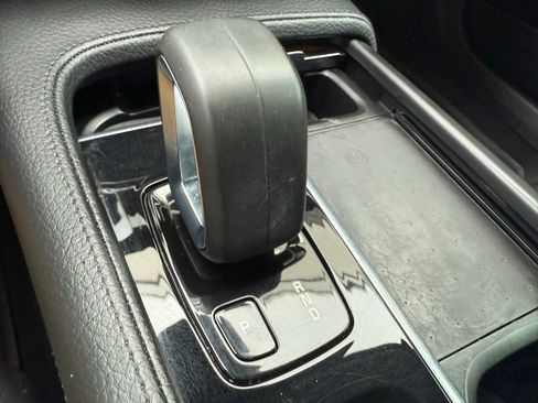 Used 2022 Volvo S90 B6 Momentum image 17