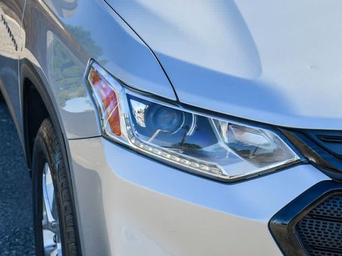 Used 2020 Chevrolet Traverse LS w/ LPO, Blackout Package image 4