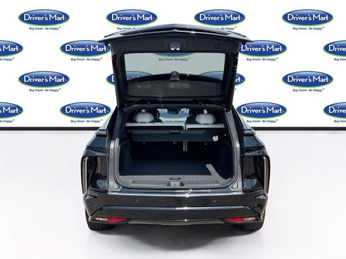 Used 2023 Cadillac Lyriq 2WD image 27