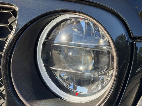 Used 2023 Jeep Wrangler Unlimited Rubicon 4xe image 10