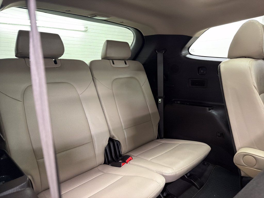 Used 2017 Hyundai Santa Fe Limited FWD image 32