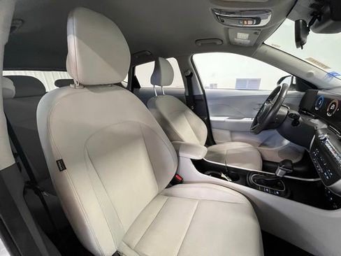 Used 2024 Hyundai Kona SEL image 9