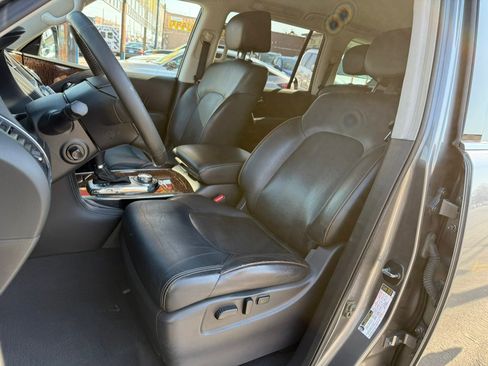 Used 2017 Nissan Armada Platinum w/ Interior Lighting Package image 7