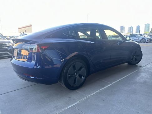 Used 2023 Tesla Model 3 Standard Range image 3