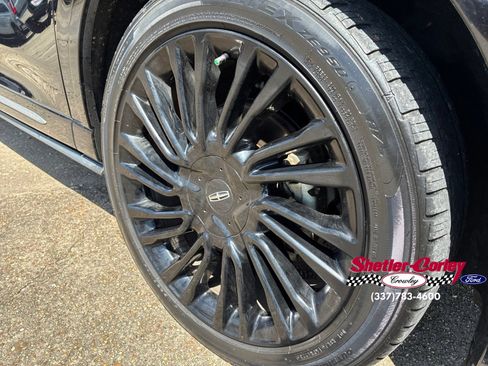Used 2022 Lincoln Corsair Reserve w/ Equipment Group 201A AWD/4WD image 2