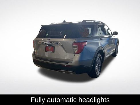 Used 2022 Ford Explorer XLT w/ Equipment Group 202A AWD/4WD image 18