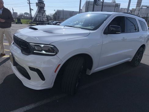 Used 2023 Dodge Durango GT image 4