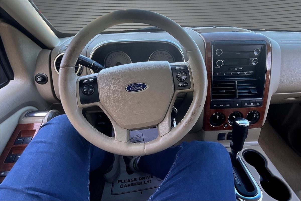 Used 2009 Ford Explorer Eddie Bauer AWD/4WD image 8