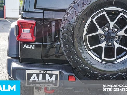 Used 2025 Jeep Wrangler Unlimited Rubicon AWD/4WD image 13