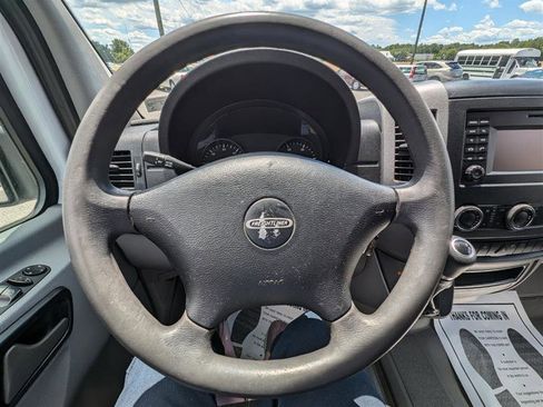 Used 2014 Freightliner Sprinter 3500 image 34