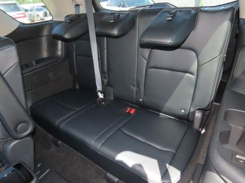 Used 2023 Nissan Pathfinder Platinum FWD image 20