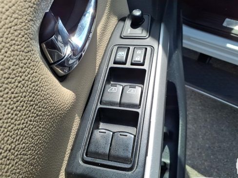 Used 2019 Nissan Titan SV w/ SV Convenience Package AWD/4WD image 23
