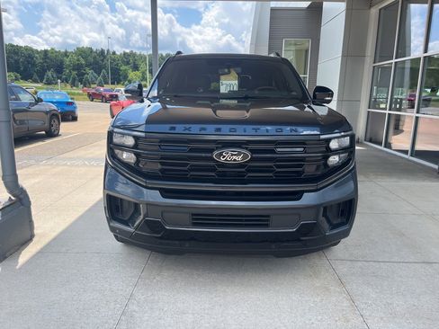 Certified 2025 Ford Expedition Platinum w/ Stealth Performance Package AWD/4WD image 9