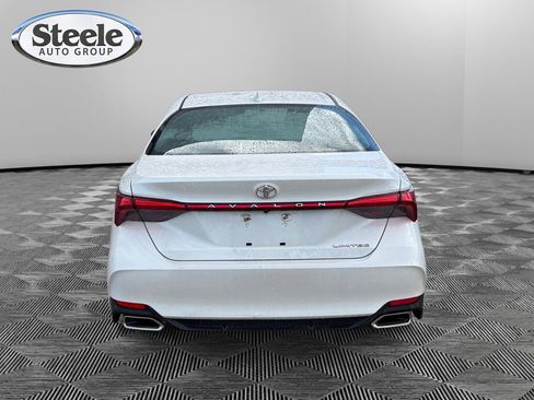 Used 2019 Toyota Avalon Limited FWD image 4