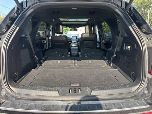 Used 2022 Ford Explorer Platinum w/ Equipment Group 601A image 16